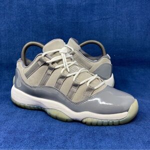 Air Jordan 11 retro low cool grey size 5y or 6.5 women’s pre owned